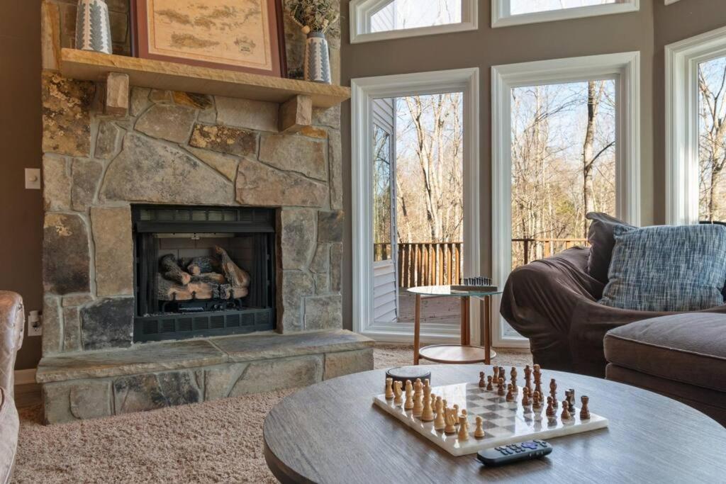 Lakeside Haven Dock/Slip Fire Pit Game Room Kayaks Winchester Екстериор снимка